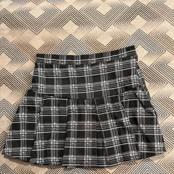 Hesperus Plaid Skirt - Picture 5 of 5
